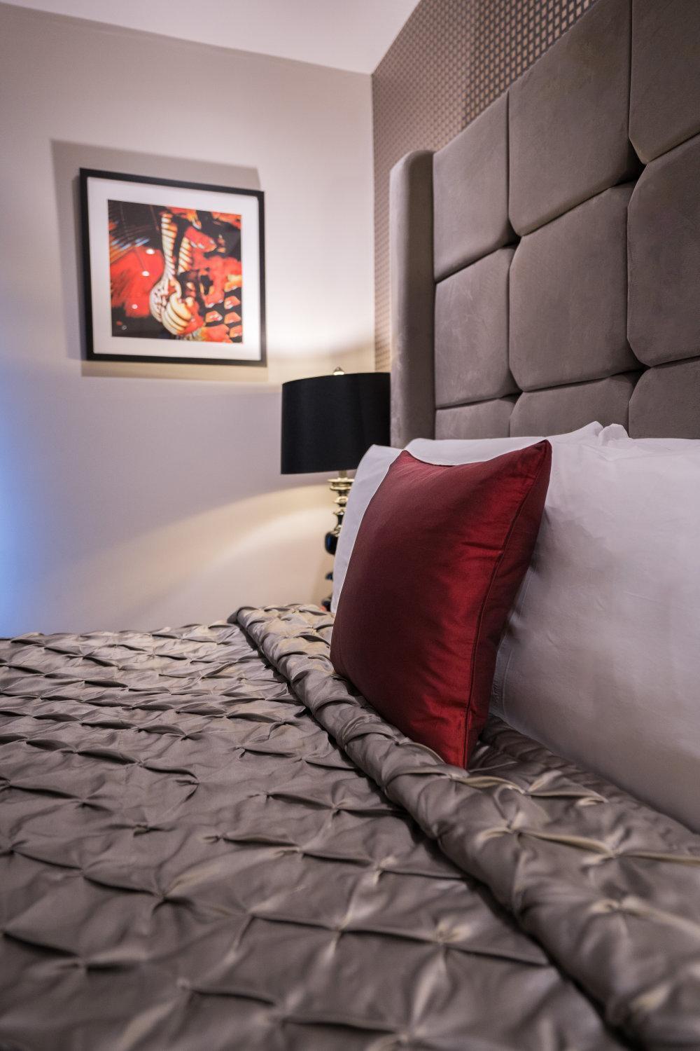 Square Townhouse Hotel