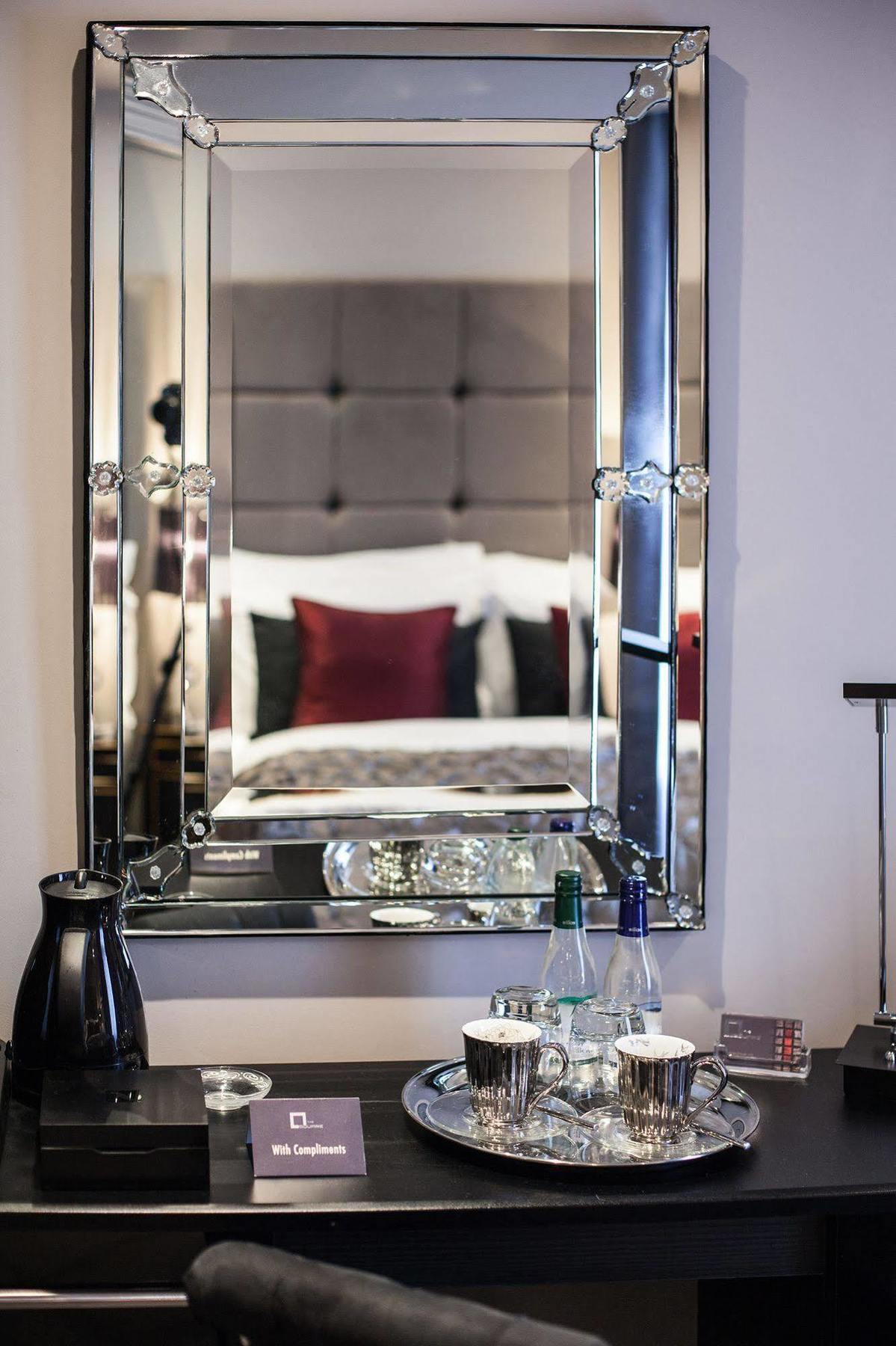 Отель Square Townhouse 4*