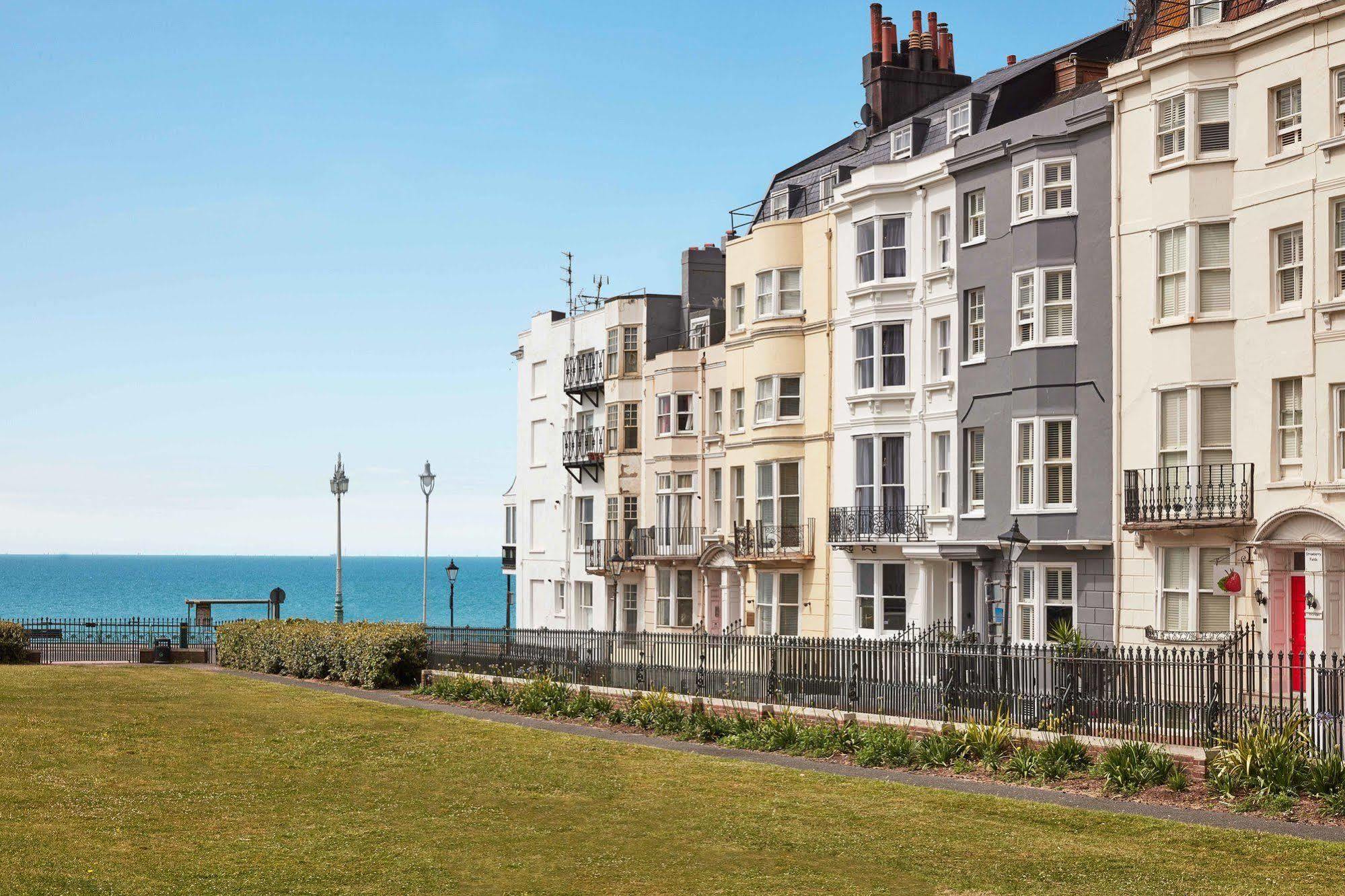 Square Townhouse Hotel